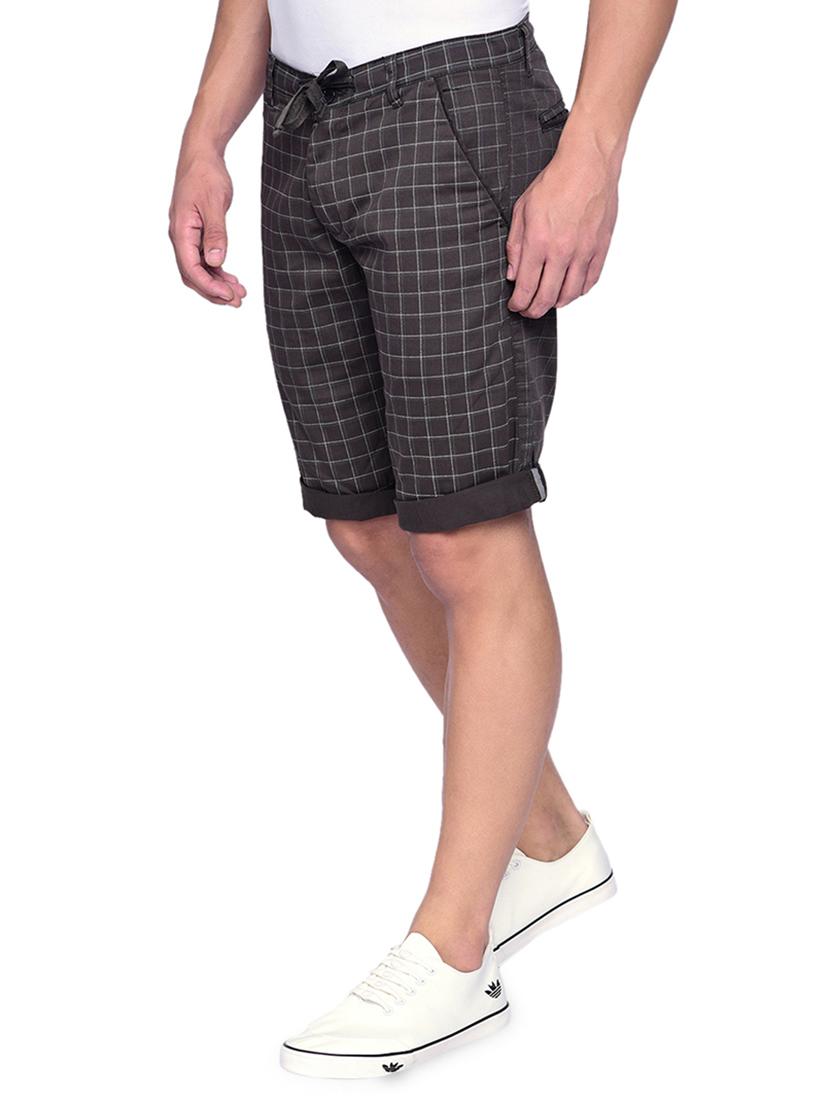 grey checkered bermuda shorts - 16934733 - Zoom Image - 2