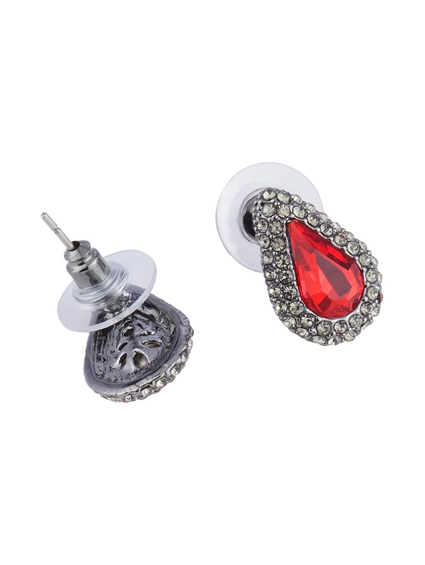 red metal studs earring - 16936210 - Zoom Image - 3