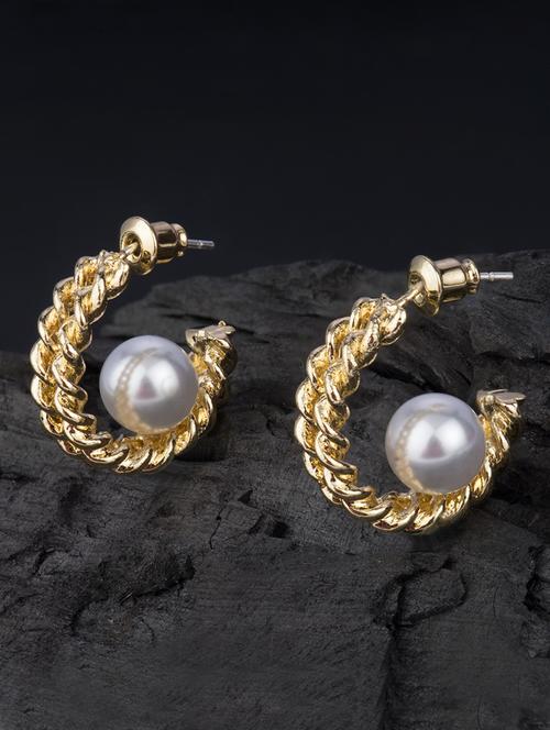 gold metal hoop earring - 16936265 - Standard Image - 1