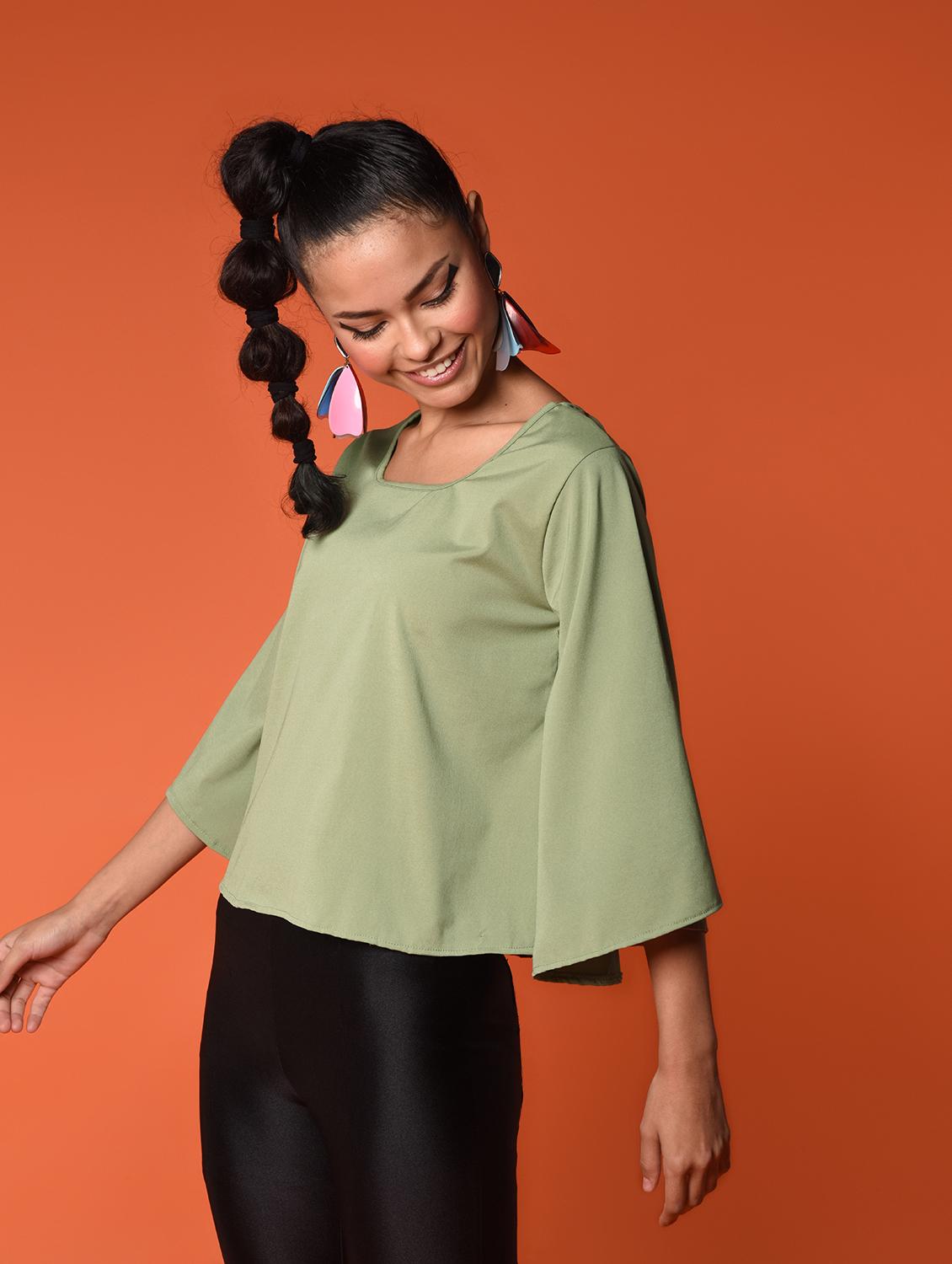 bell sleeved open back & tie top - 16936295 - Zoom Image - 3
