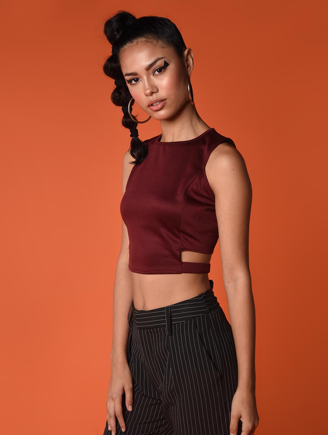 round neck solid crop top - 16936313 - Zoom Image - 2