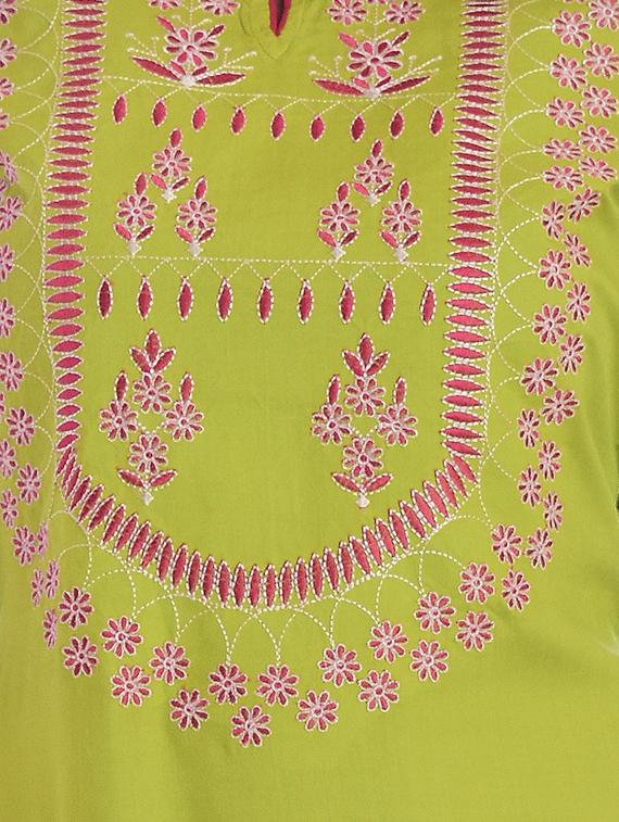 embroidered straight kurta - 16938783 - Zoom Image - 4