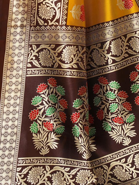 floral printed saree with blouse - 16939238 - Zoom Image - 4