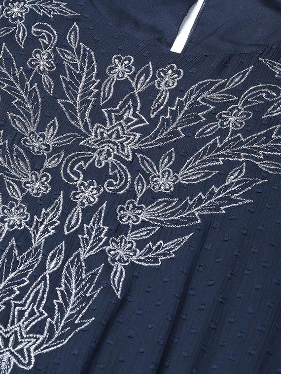embroidered detail dobby a-line dress - 16940196 - Zoom Image - 5