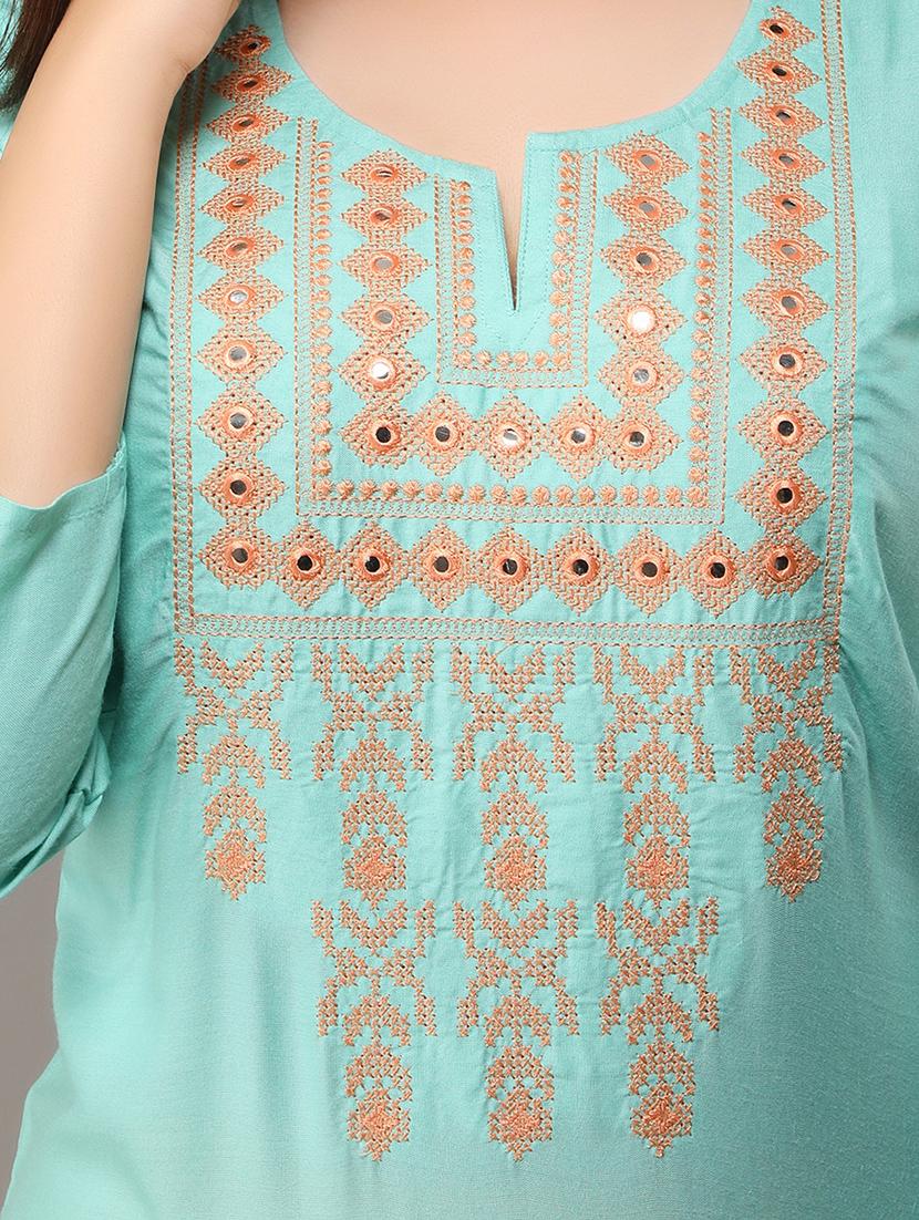 yoke embroidered straight kurta - 16943677 - Zoom Image - 4