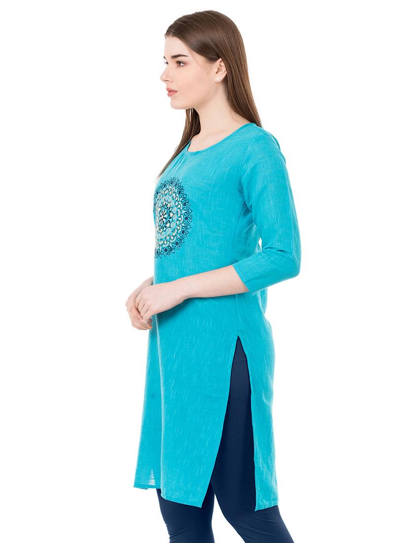 yoke embroidered straight kurta - 16943680 - Zoom Image - 2