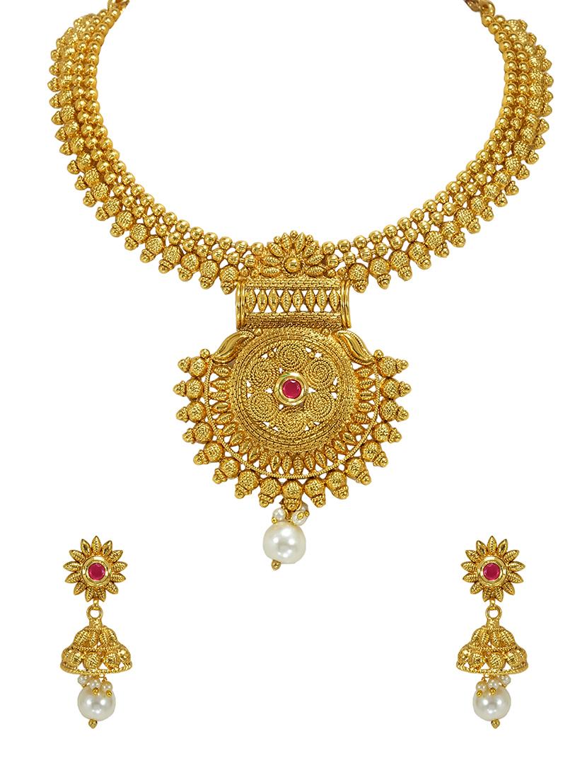 gold metal short necklace - 16947467 - Zoom Image - 1