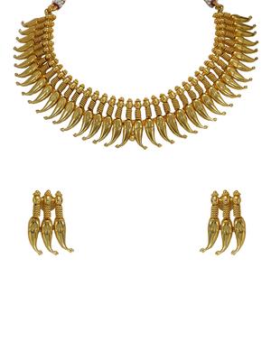 gold metal short necklace - 16947494 - Standard Image - 2