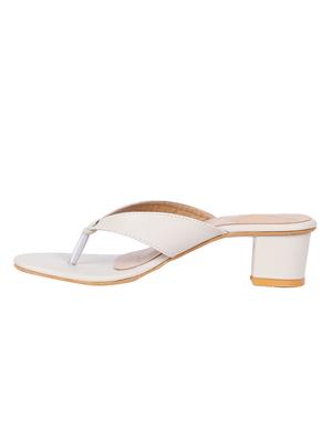 beige toe separator sandals - 16951703 - Standard Image - 2