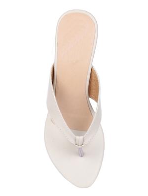 beige toe separator sandals - 16951703 - Standard Image - 4