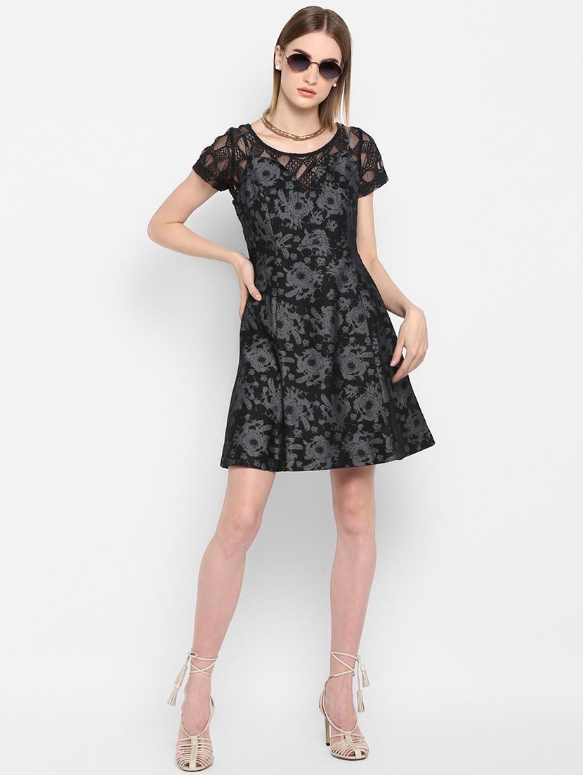round neck laced dress - 16952679 - Zoom Image - 5