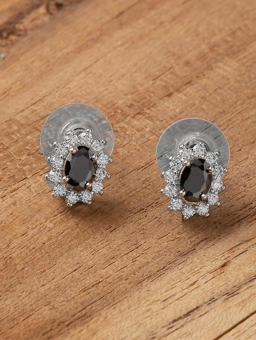 black metal studs earring - 16952815 - Standard Image - 1