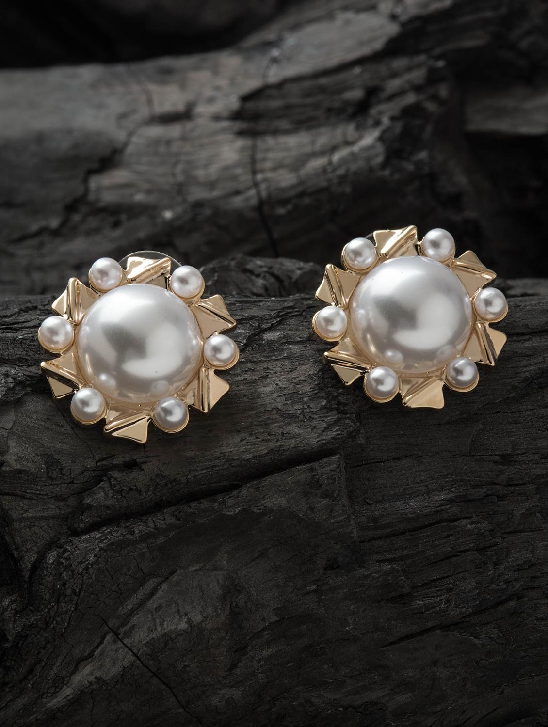 gold metal studs earring - 16952835 - Zoom Image - 3
