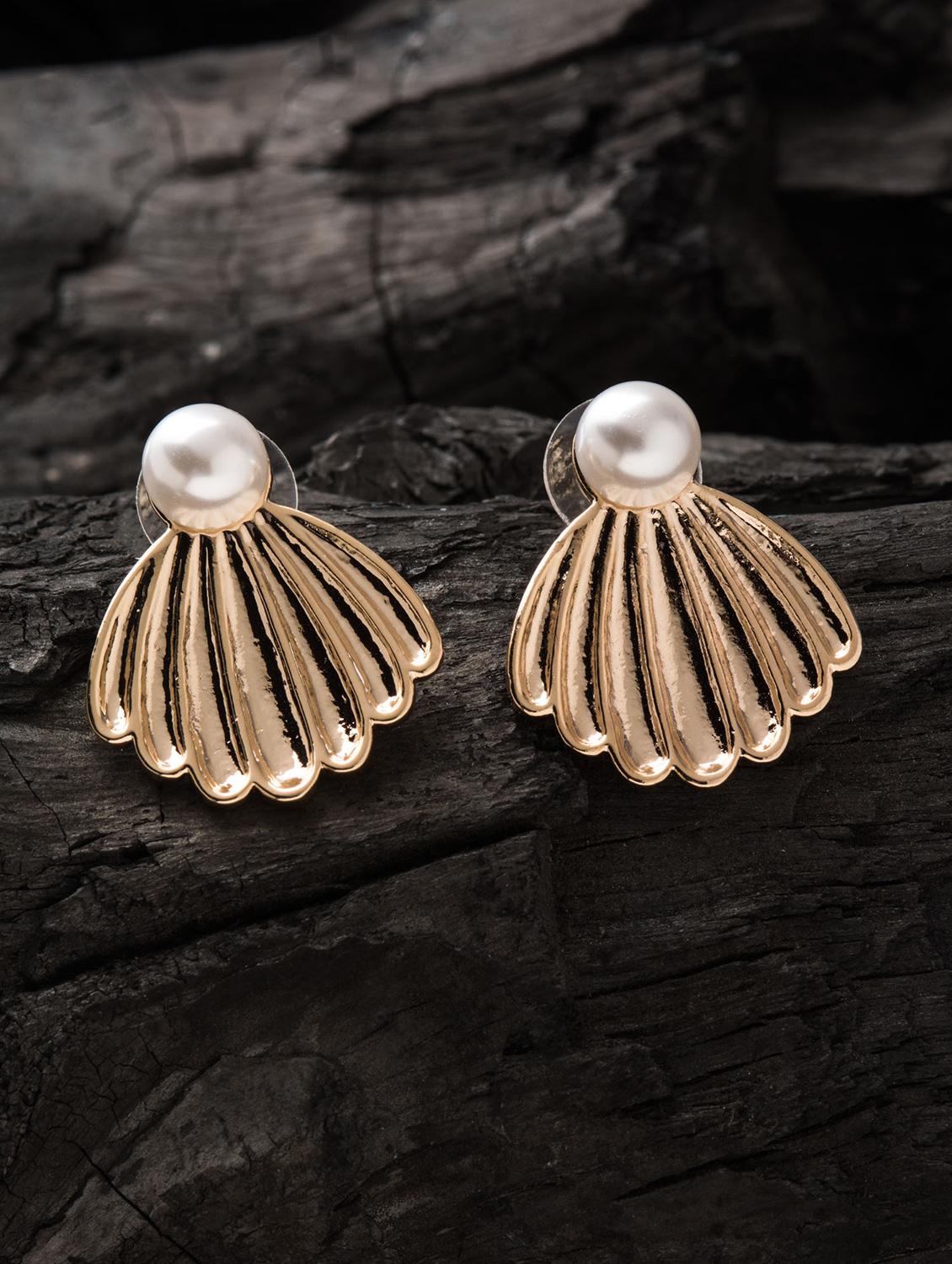 gold metal studs earring - 16952840 - Zoom Image - 3