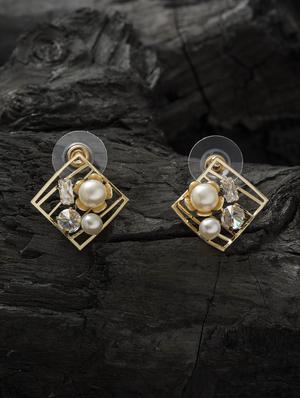 gold metal studs earring - 16952856 - Standard Image - 3