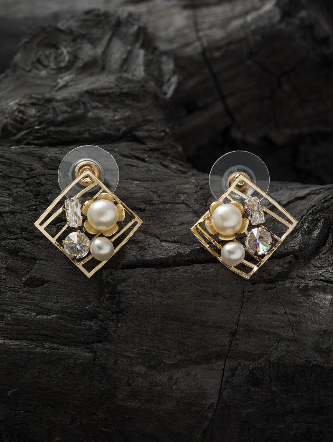 gold metal studs earring - 16952856 - Zoom Image - 3
