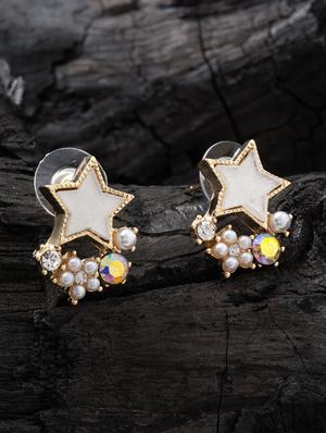 gold metal studs earring - 16952864 - Standard Image - 3