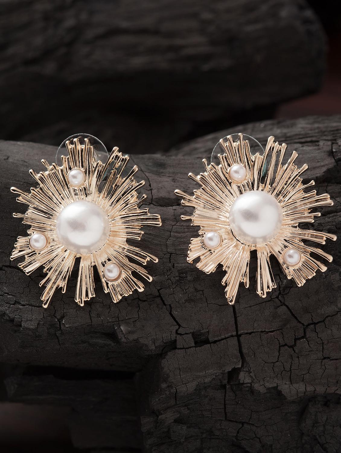 gold metal studs earring - 16952868 - Zoom Image - 3