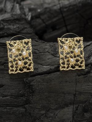 gold metal studs earring - 16952877 - Standard Image - 3