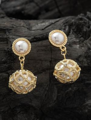 gold metal drop earring - 16952884 - Standard Image - 3