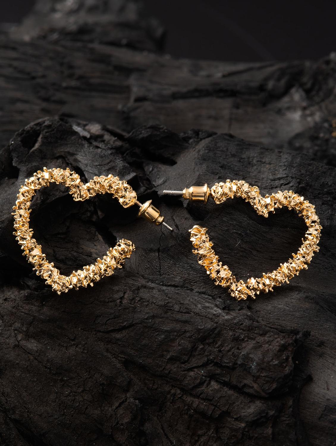 gold metal hoop earring - 16952898 - Zoom Image - 3