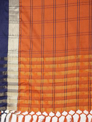 checkered woven saree with blouse - 16952937 - Standard Image - 4