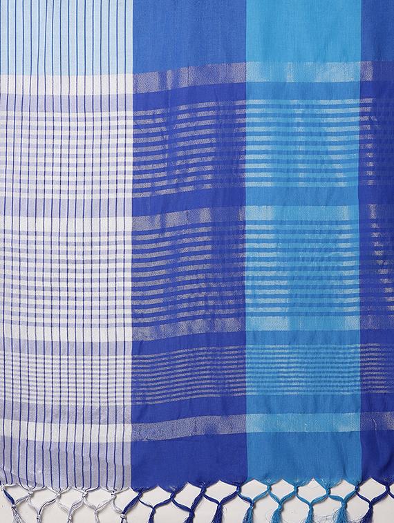 checkered woven saree with blouse - 16952944 - Zoom Image - 4