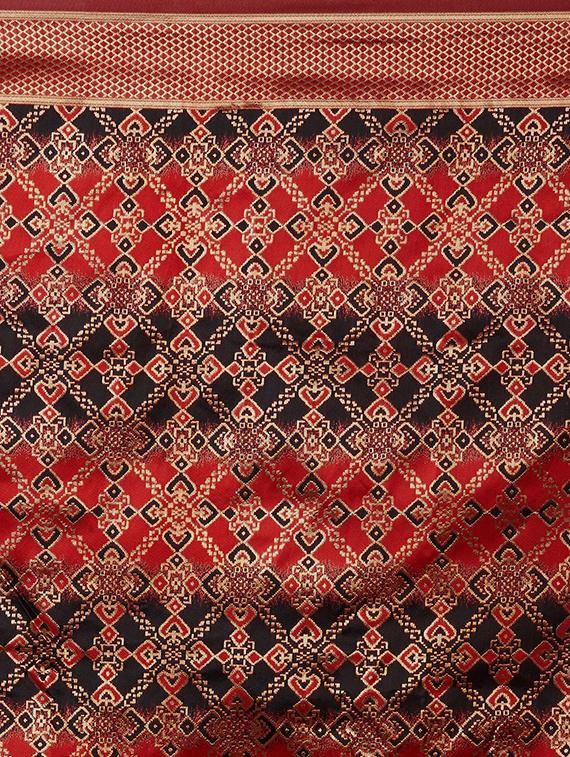 printed banarasi saree with blouse - 16954312 - Zoom Image - 4