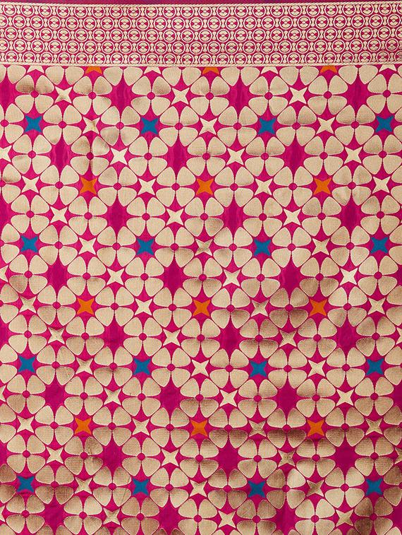 floral banarasi saree with blouse - 16954324 - Zoom Image - 4