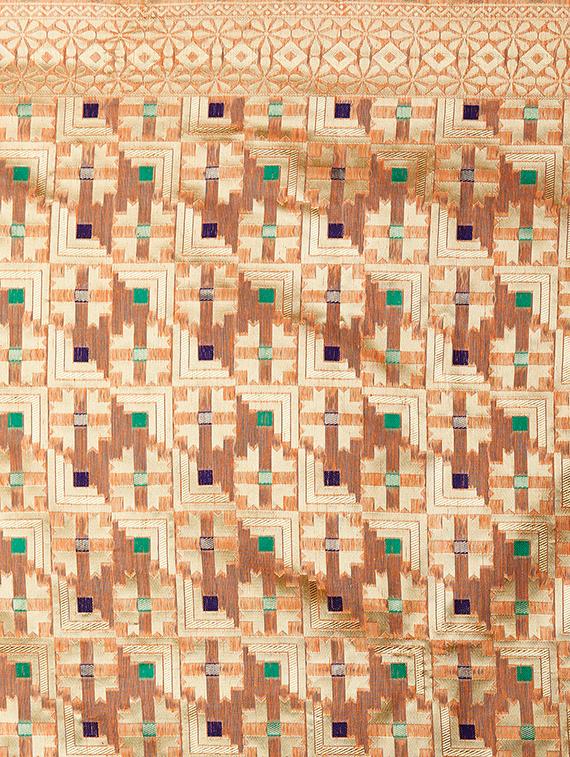 self design banarasi saree with blouse - 16954338 - Zoom Image - 4