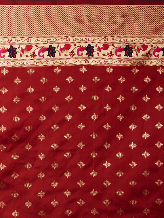 self design banarasi saree with blouse - 16954366 - Zoom Image - 4