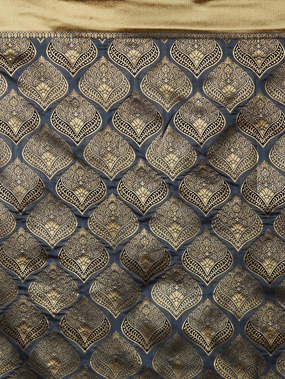 self design banarasi saree with blouse - 16954422 - Zoom Image - 4