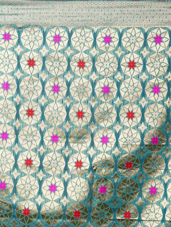 self design banarasi saree with blouse - 16954460 - Zoom Image - 4