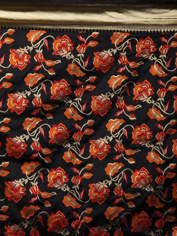 self design banarasi saree with blouse - 16954469 - Zoom Image - 4