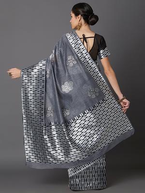 self design banarasi saree with blouse - 16954518 - Standard Image - 2
