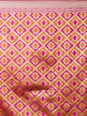 half & half banarasi saree with blouse - 16954528 - Standard Image - 4