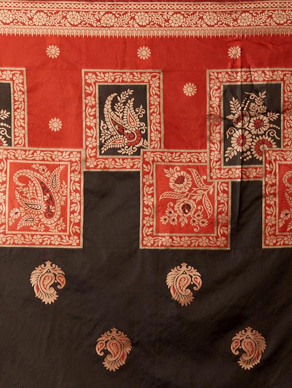 self design banarasi saree with blouse - 16954531 - Zoom Image - 3