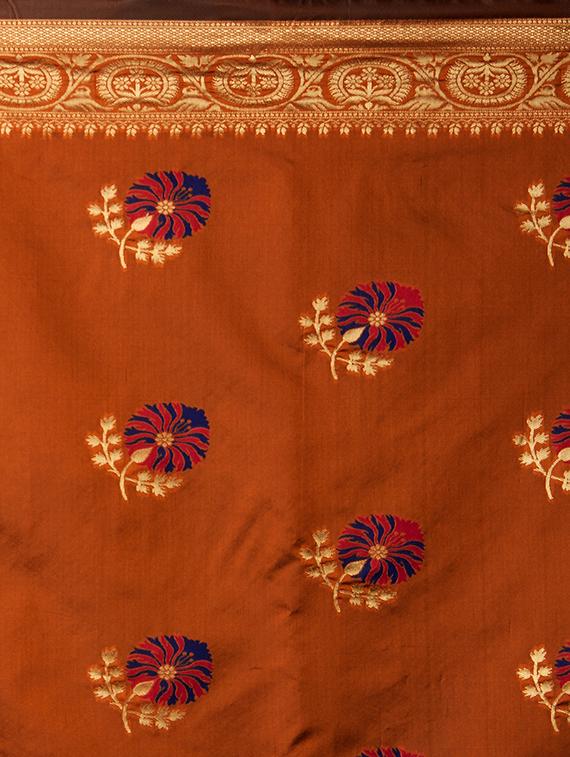 self design banarasi saree with blouse - 16954545 - Zoom Image - 4