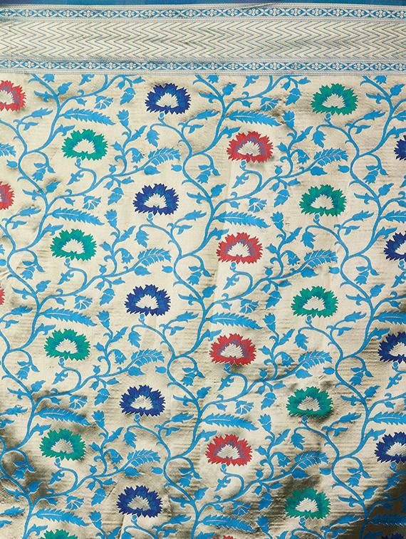 self design banarasi saree with blouse - 16954577 - Zoom Image - 4