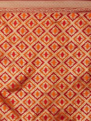 self design banarasi saree with blouse - 16954598 - Standard Image - 4