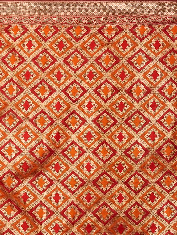 self design banarasi saree with blouse - 16954598 - Zoom Image - 4