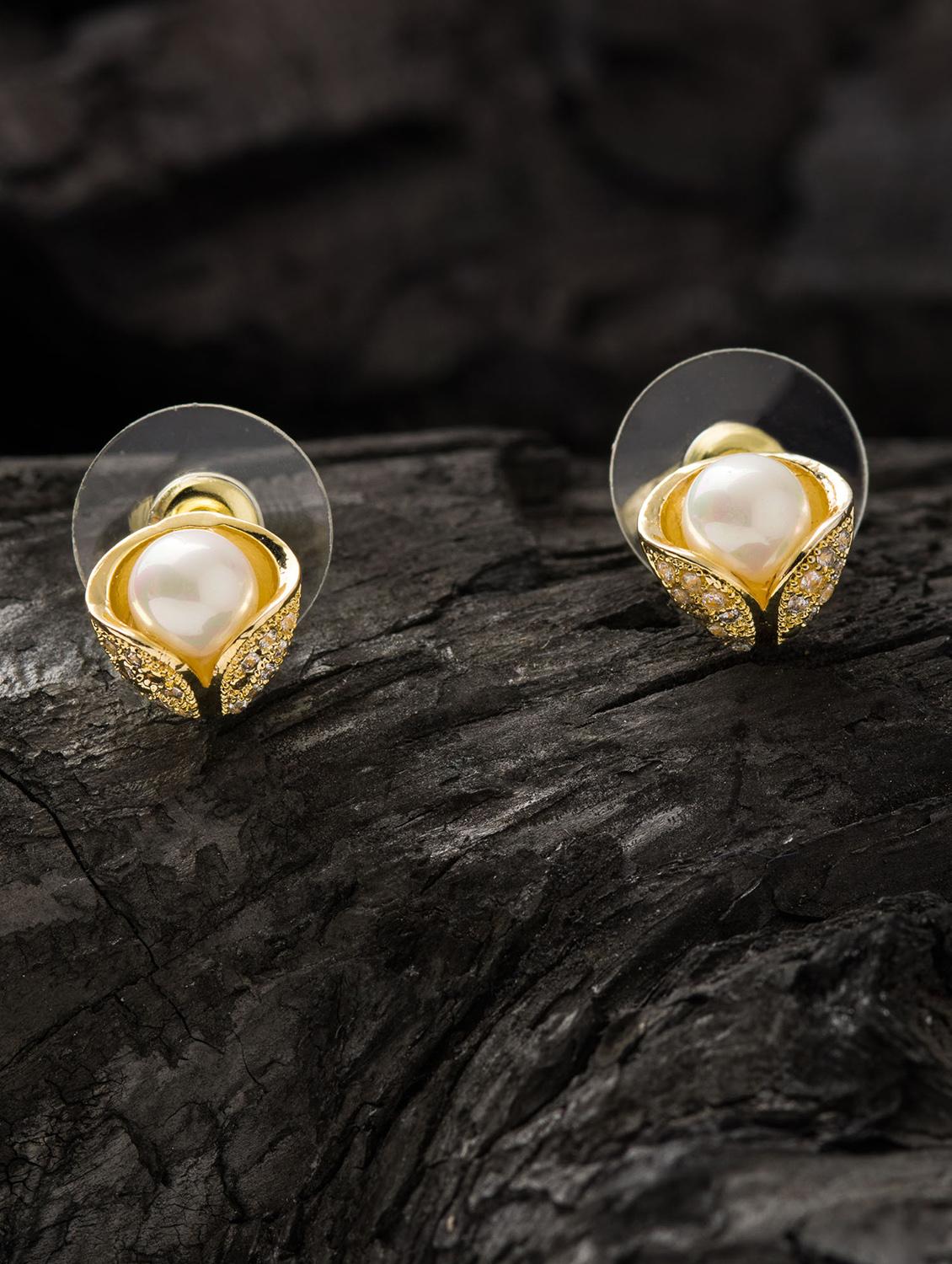 white brass studs earring - 16955341 - Zoom Image - 3