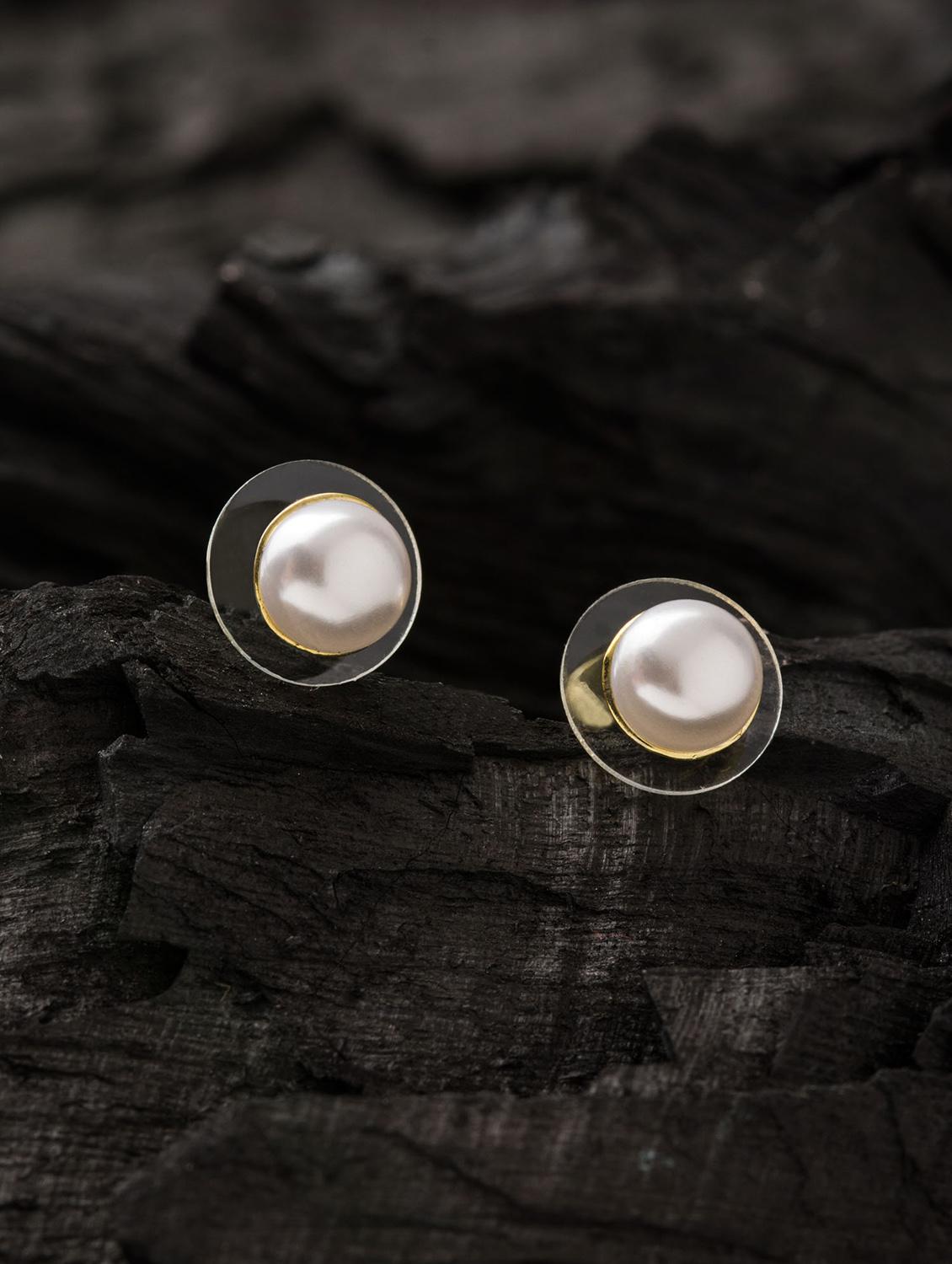 white brass studs earring - 16955343 - Zoom Image - 3