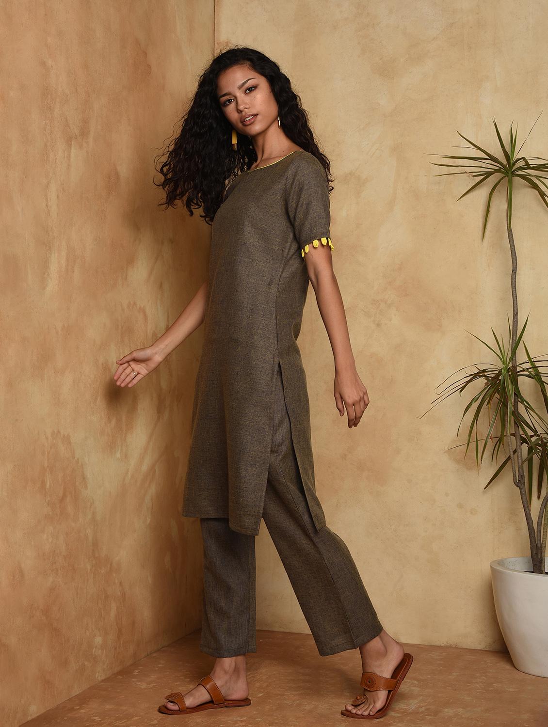 contrast solid straight kurta - 16957252 - Zoom Image - 2
