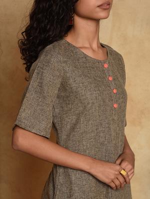 contrast solid straight kurta - 16957263 - Standard Image - 4