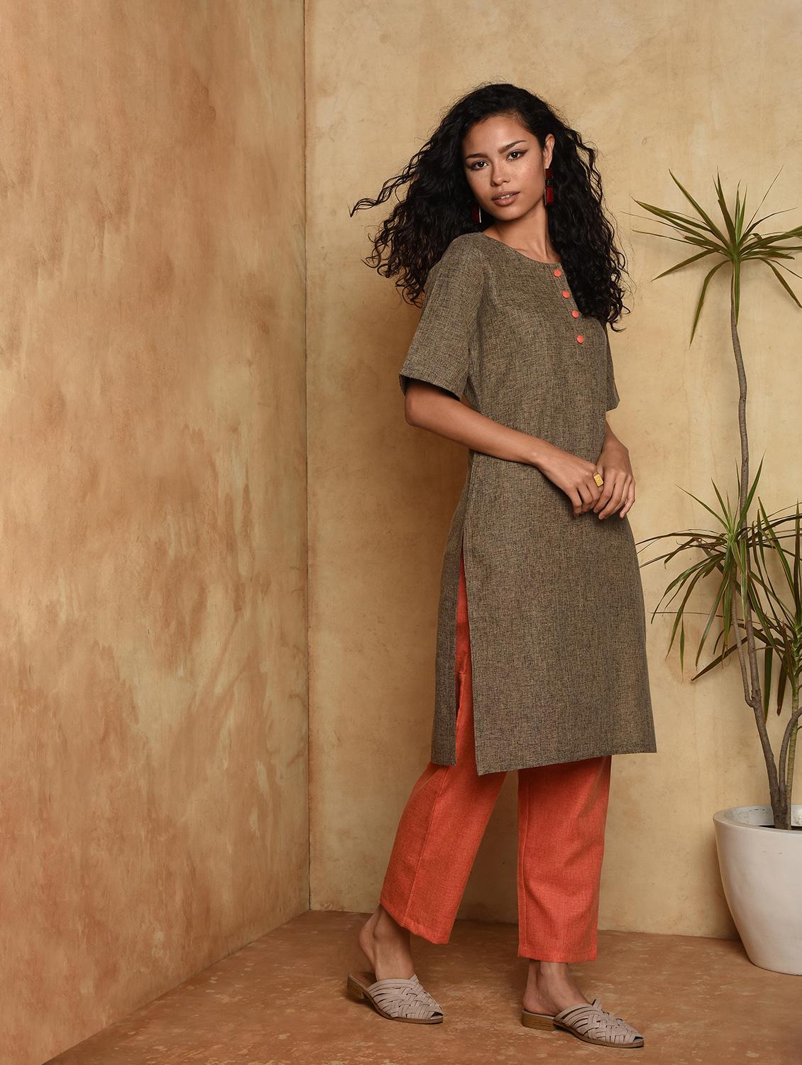 contrast solid straight kurta - 16957263 - Zoom Image - 2