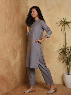 contrast solid straight kurta - 16957265 - Standard Image - 3