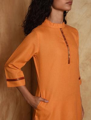 contrast solid straight kurta - 16957269 - Standard Image - 4