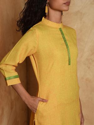 contrast solid straight kurta - 16957271 - Standard Image - 4
