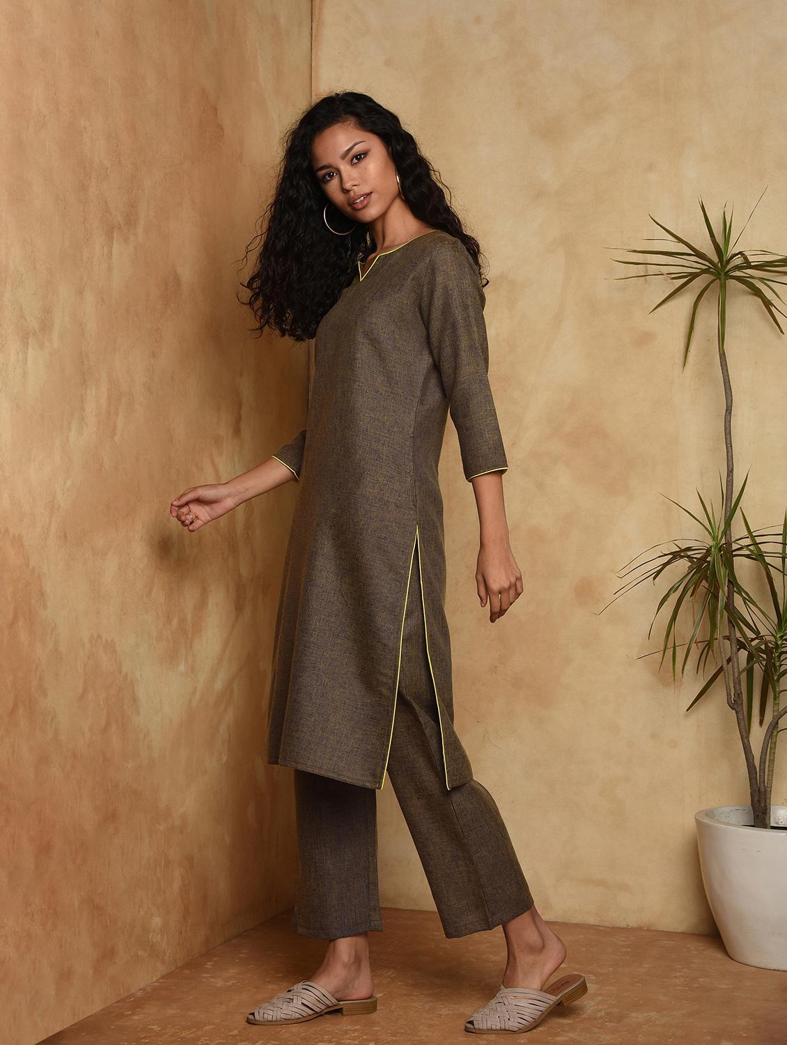 contrast solid straight kurta - 16957273 - Zoom Image - 2